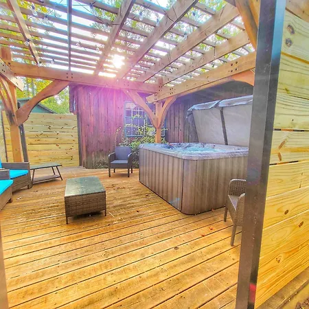 4Br Family Lodge In Gatlinburg With Hot Tub